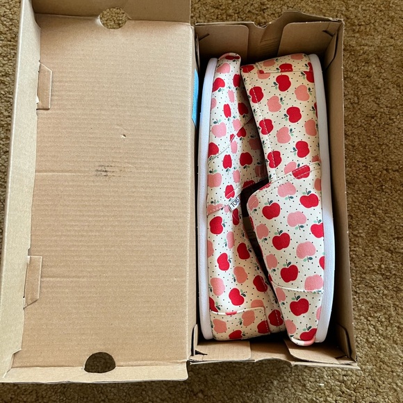 TOMS Natural Canvas Slip-Ons with Red & Pink Apple Print - Picture 6 of 7